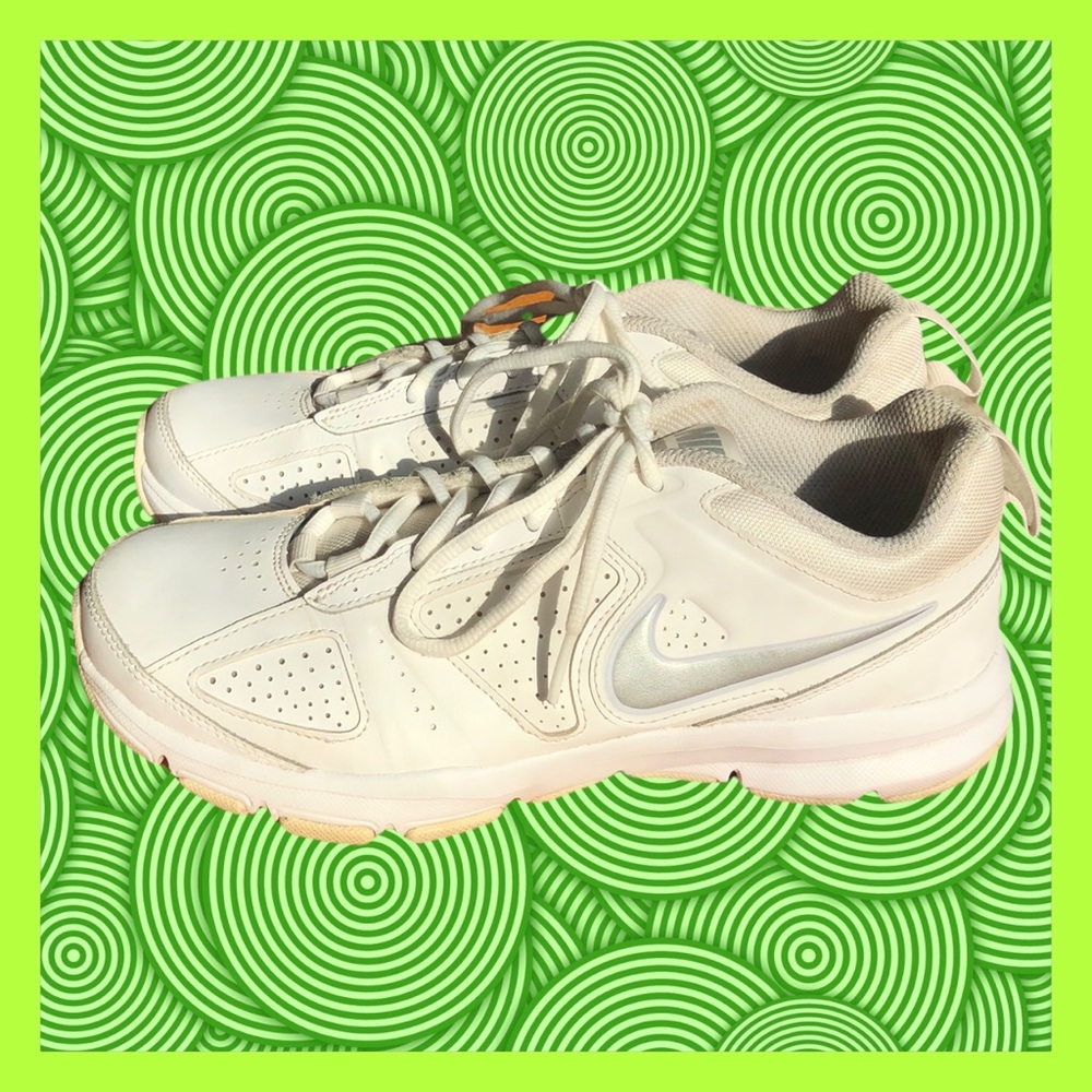 Women’s White Nike T-Lite XI 2014 size 8US